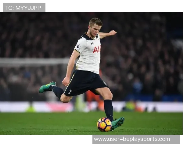 翁达夫背对球门神奇一击外脚背凌空撩射精彩破门瞬间 翁达夫背对球门神奇一击外脚背凌空撩射精彩破门瞬间